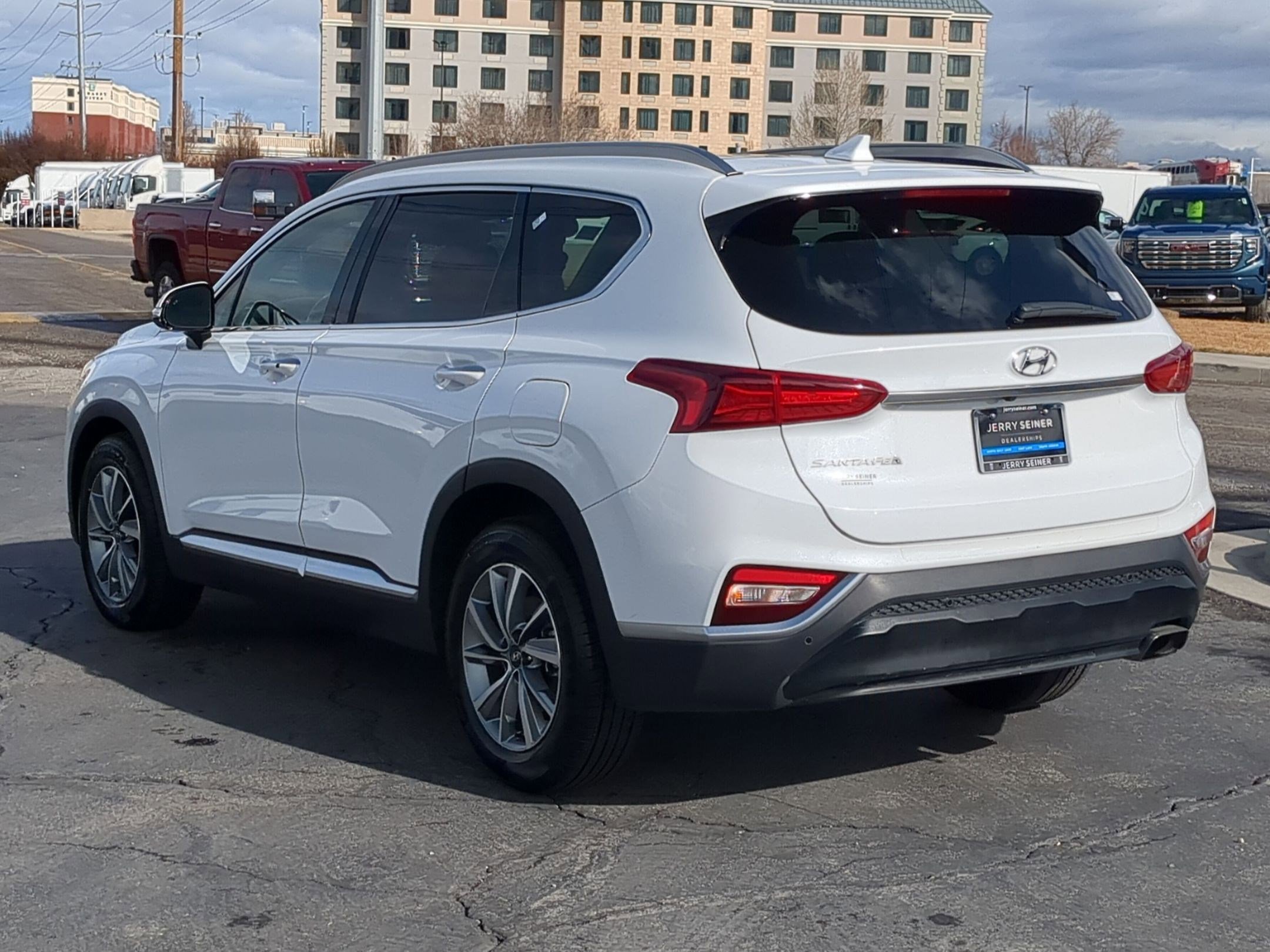 Used 2019 Hyundai Santa Fe Limited image 3