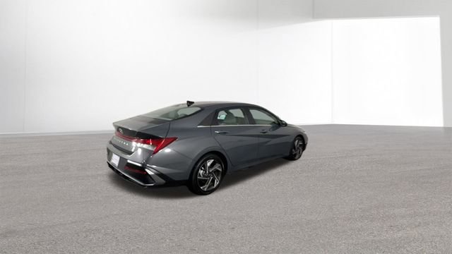 Certified 2025 Hyundai Elantra SEL FWD image 10