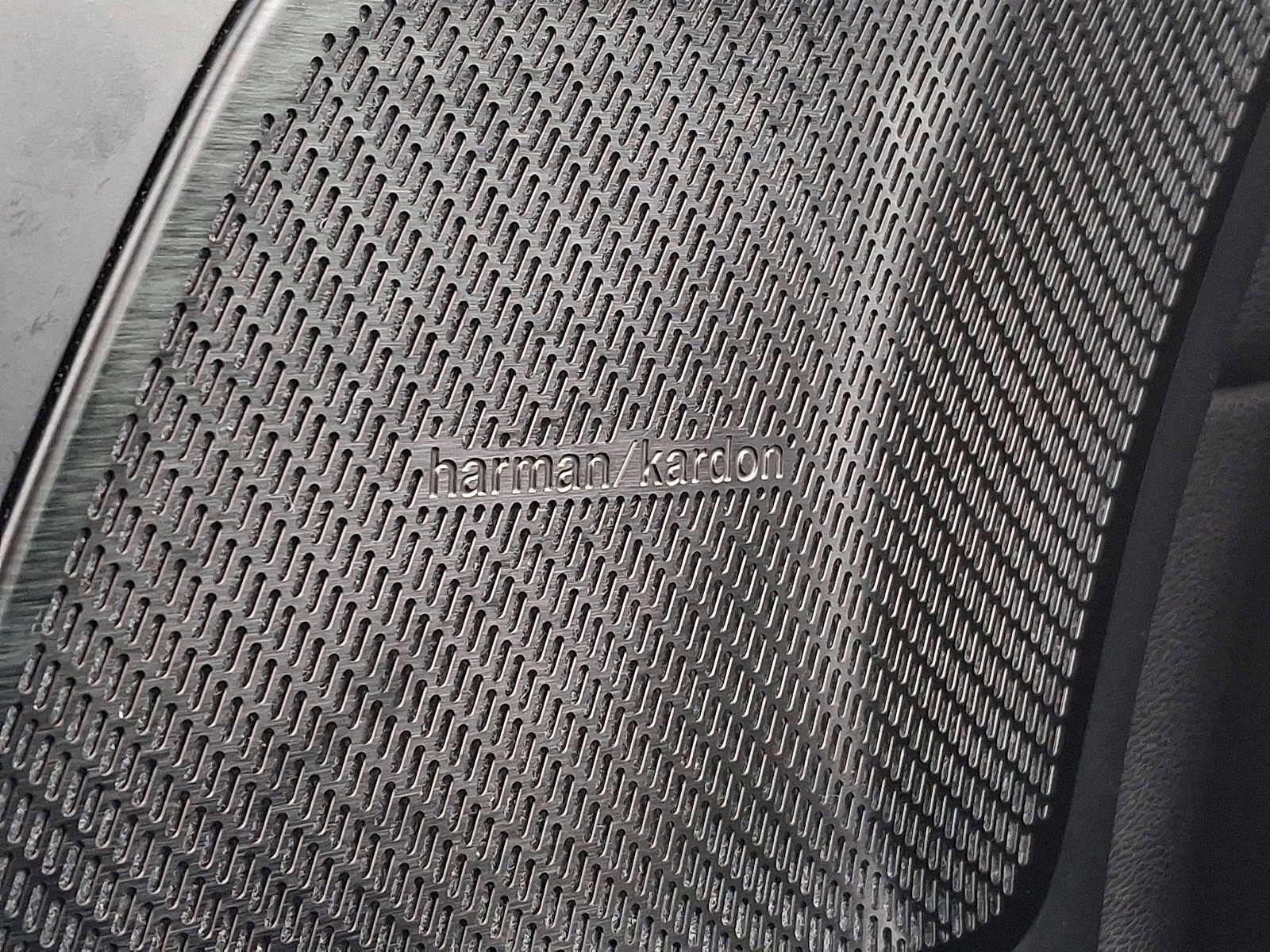 Used 2022 Volvo XC60 B5 Inscription image 22