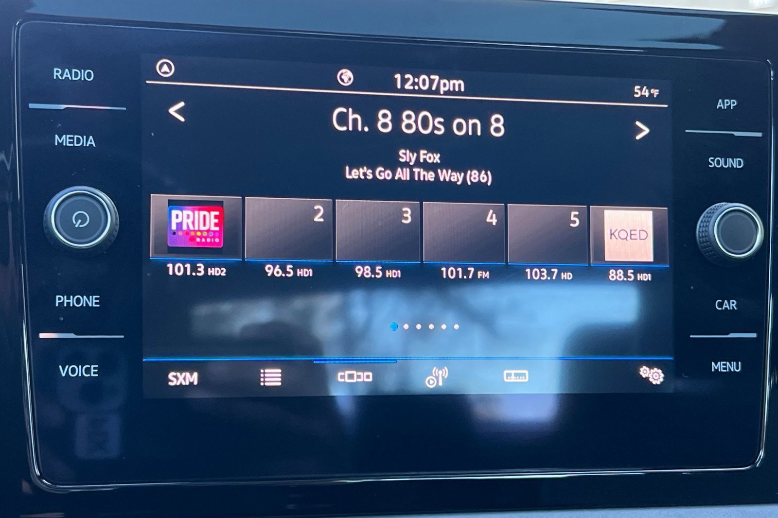 Certified 2025 Volkswagen Jetta SE image 17