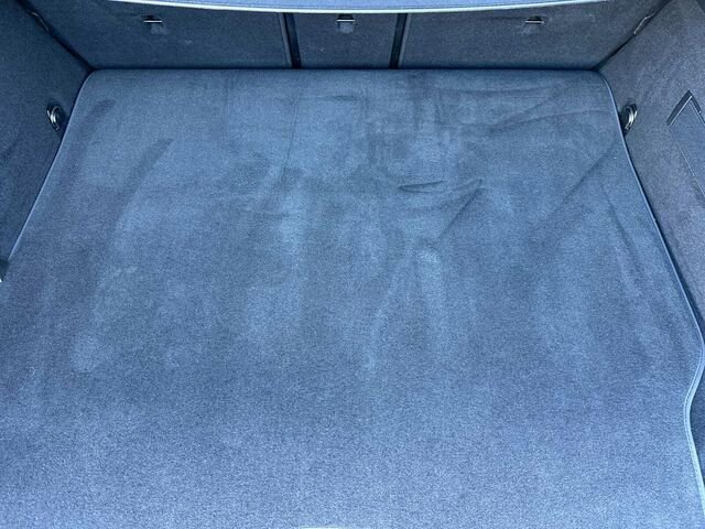 Used 2025 Mercedes-Benz GLC 350e 4MATIC image 18