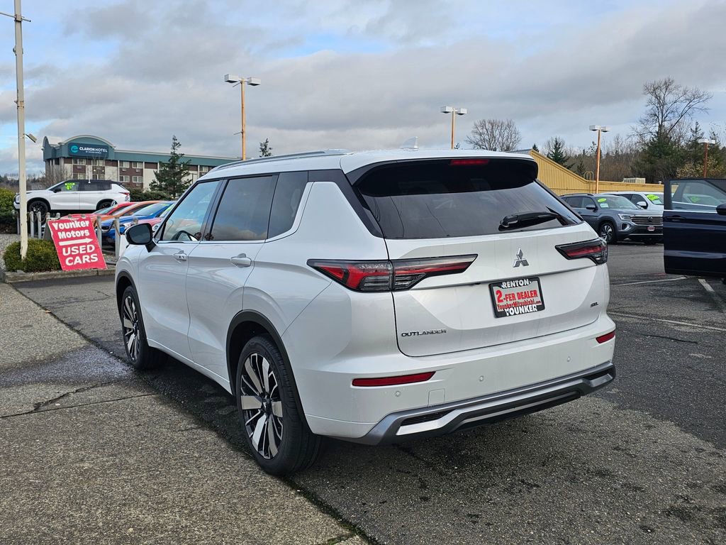 New 2026 Mitsubishi Outlander SEL image 7