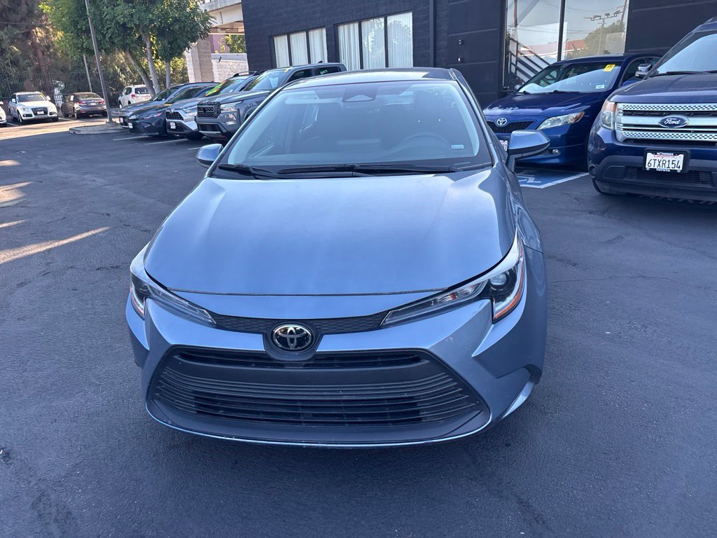Used 2025 Toyota Corolla LE FWD image 9