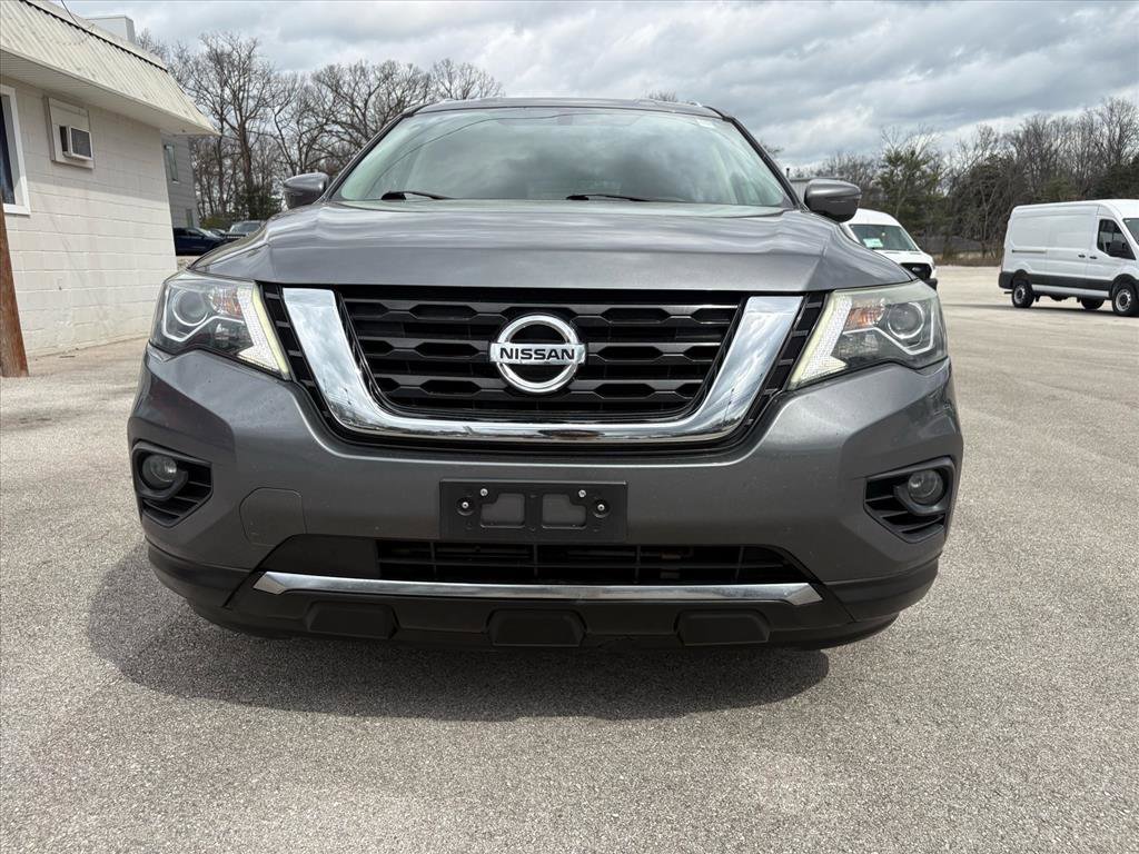 Used 2018 Nissan Pathfinder SV image 3