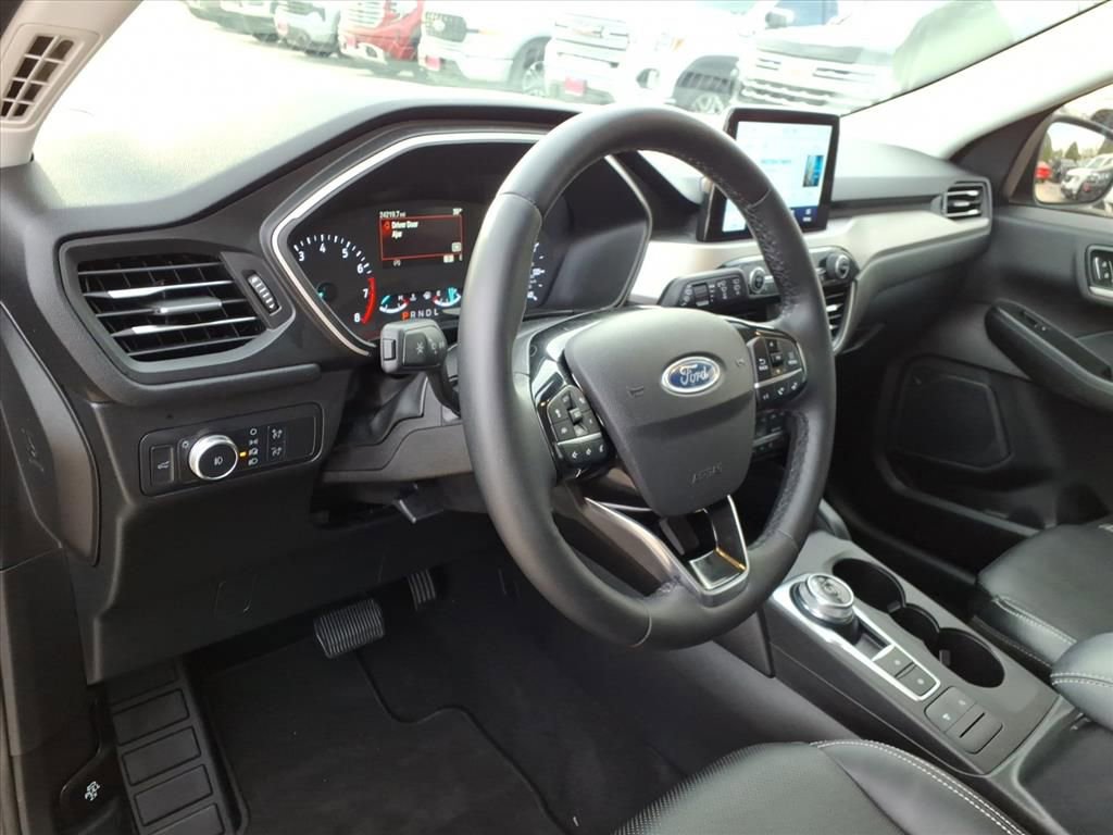 Used 2022 Ford Escape SEL image 18