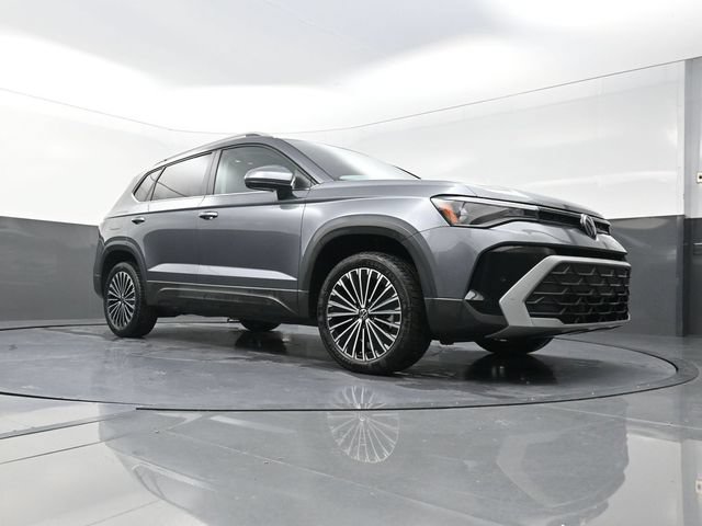 Used 2026 Volkswagen Taos SE FWD image 30