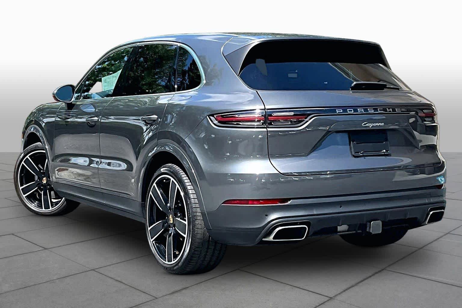 Used 2023 Porsche Cayenne Platinum Edition AWD/4WD image 11