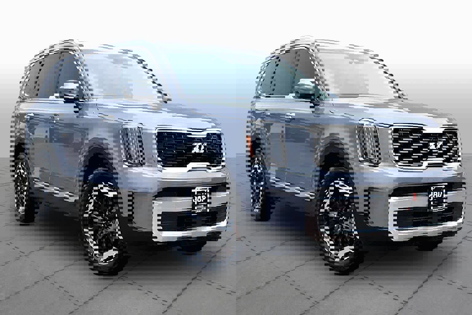 Used 2024 Kia Telluride S image 3