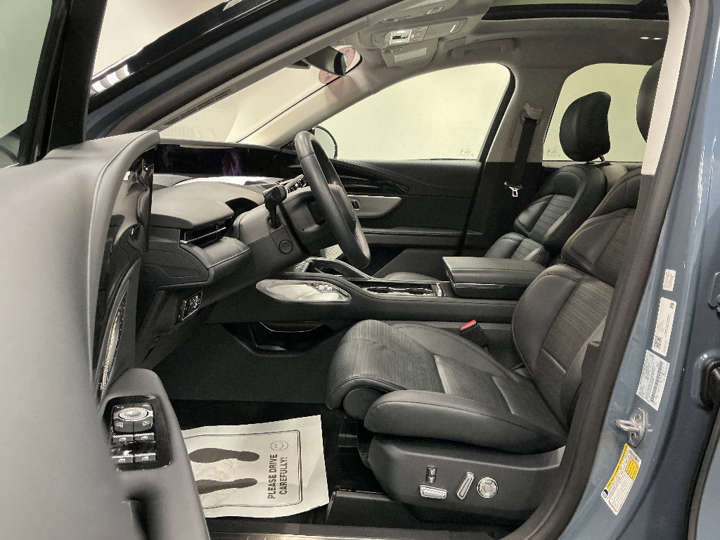 Used 2026 Lincoln Nautilus Reserve AWD/4WD image 10