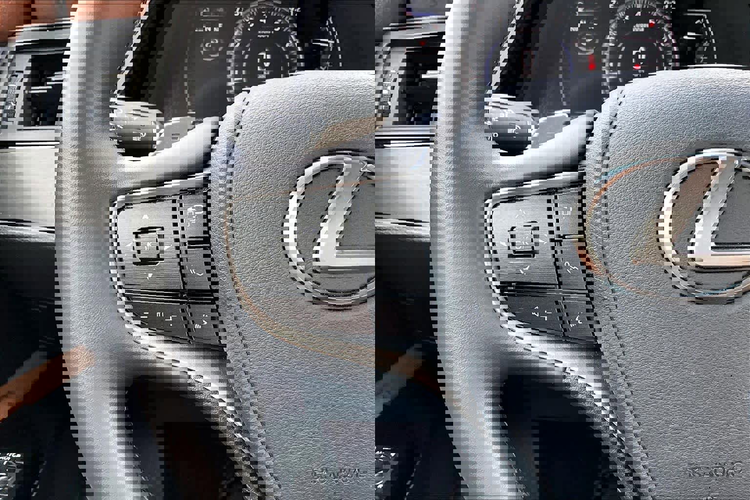 Used 2025 Lexus ES 350 w/ Premium Package image 24