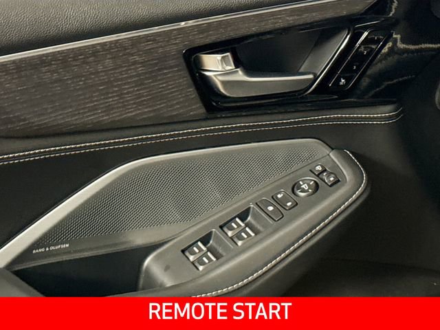 Used 2025 Acura MDX w/ Advance Package image 19