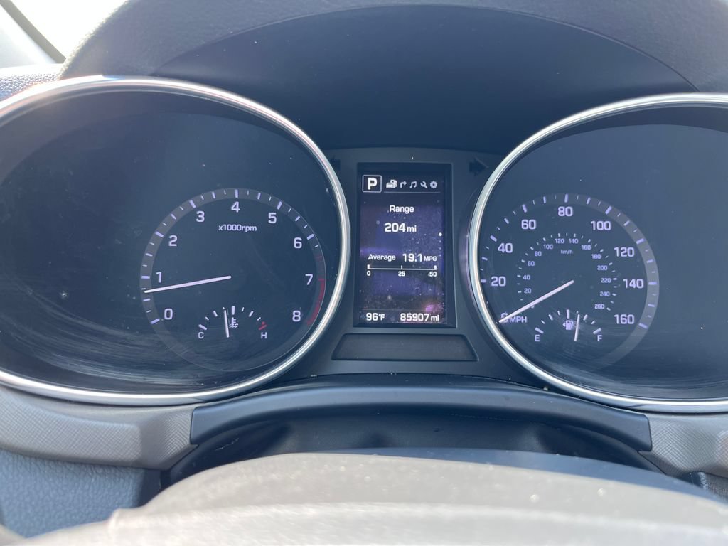 Used 2018 Hyundai Santa Fe AWD image 12