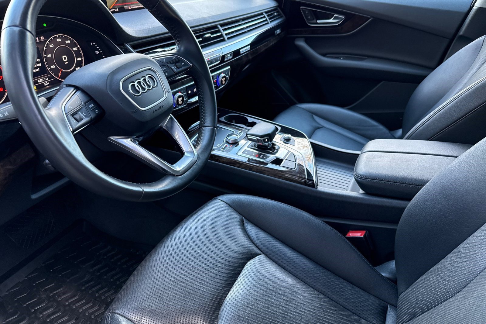 Used 2018 Audi Q7 3.0T Prestige image 11