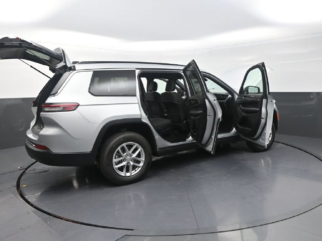 Used 2025 Jeep Grand Cherokee L Laredo AWD/4WD image 35