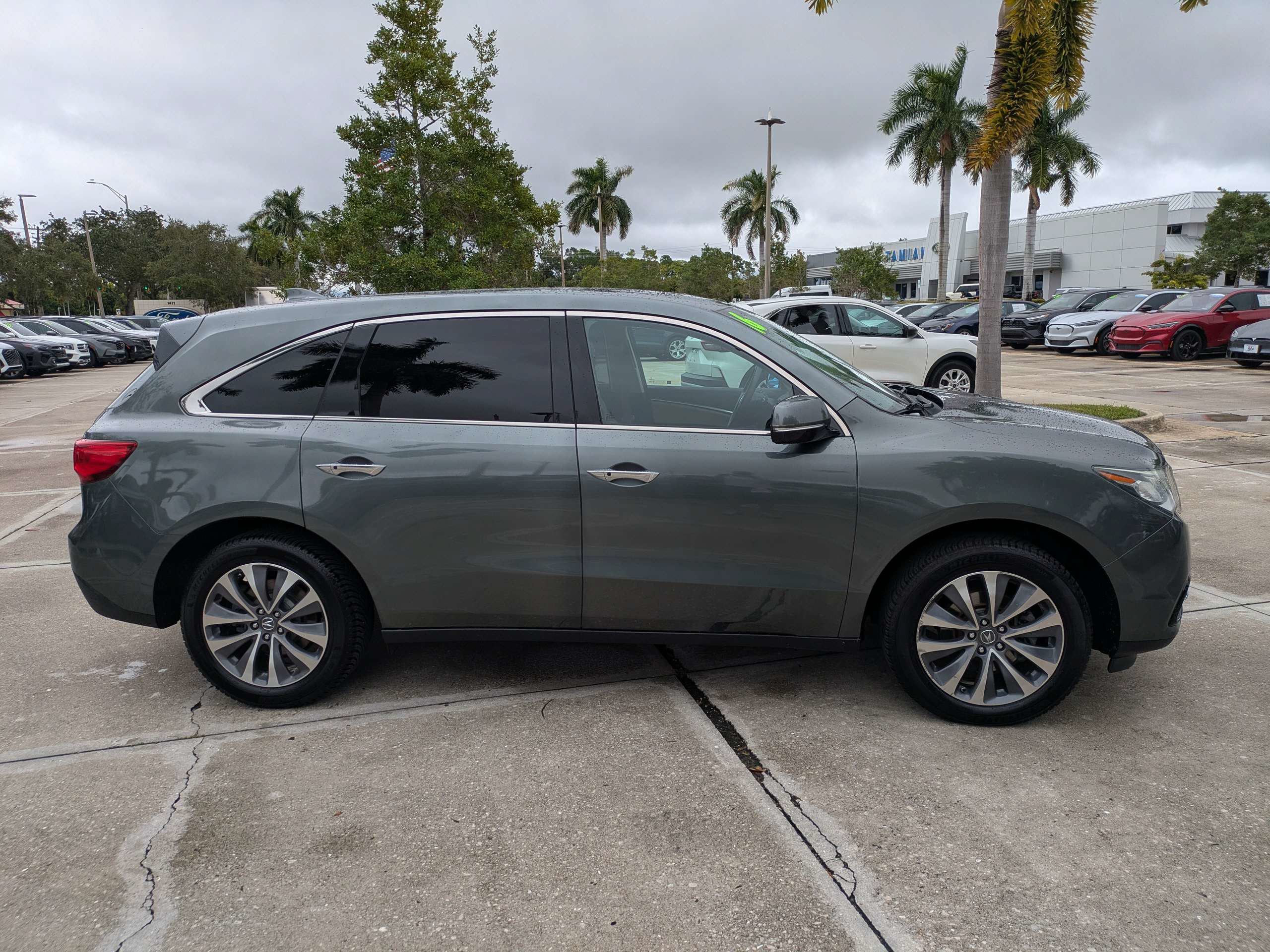 Used 2016 Acura MDX w/ Technology Package FWD image 3