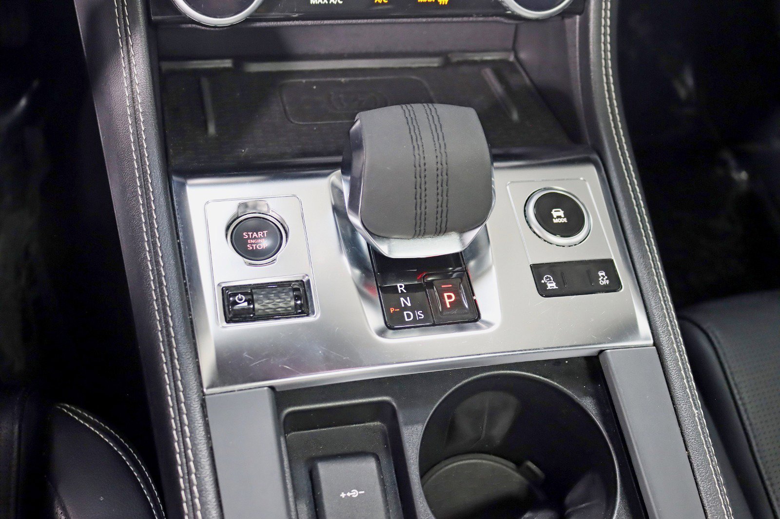 Used 2024 Jaguar F-PACE R-Dynamic S image 23