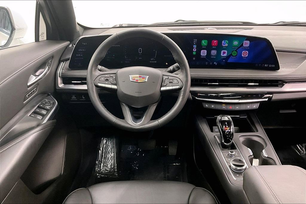 Used 2024 Cadillac XT4 Premium Luxury image 4