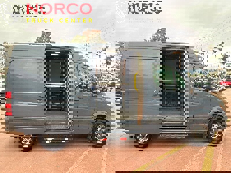 Used 2018 Mercedes-Benz Sprinter 2500 image 2