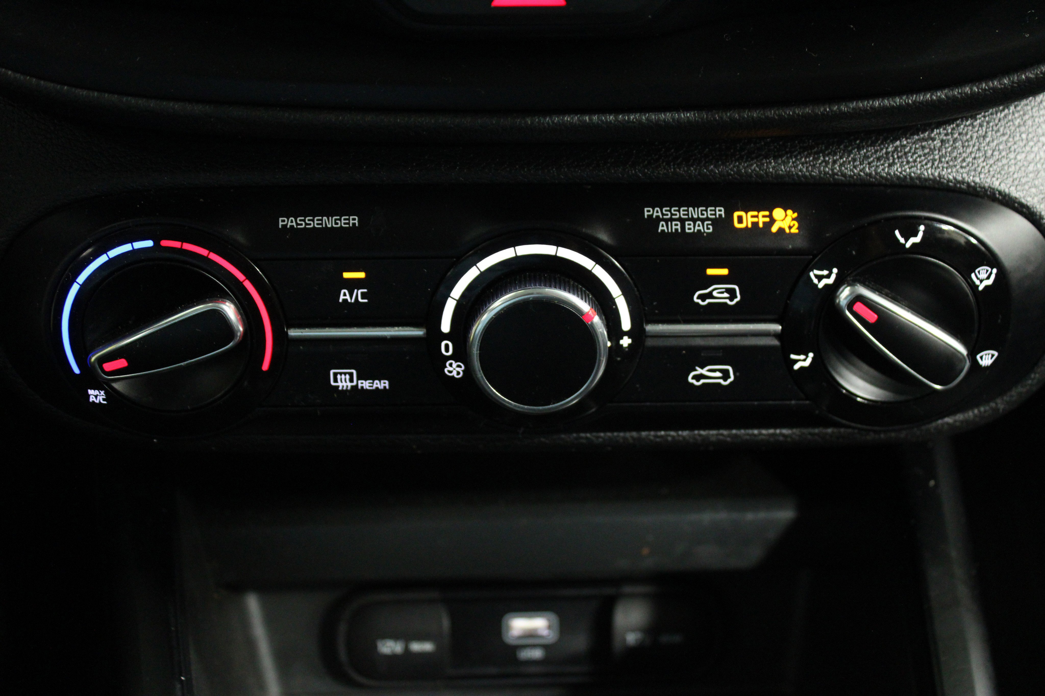 Used 2023 Kia Soul LX image 15