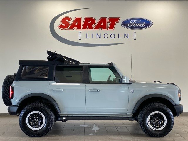 Used 2021 Ford Bronco Outer Banks w/ Sasquatch Package AWD/4WD image 2