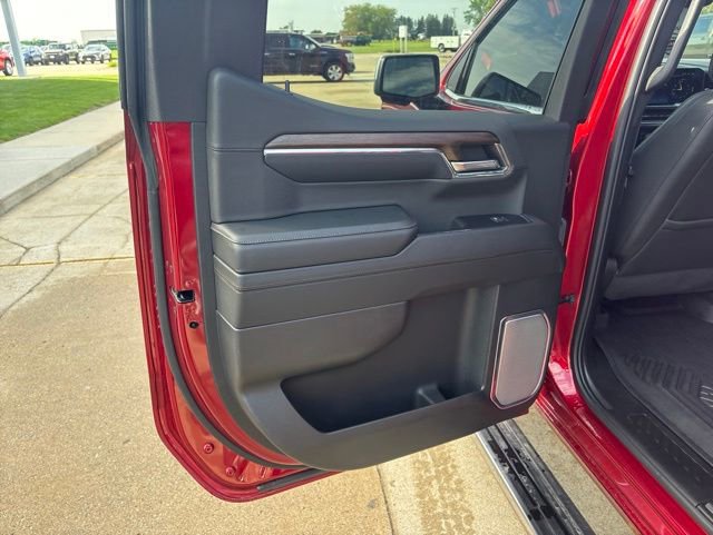 Used 2024 Chevrolet Silverado 1500 High Country w/ Technology Package AWD/4WD image 16