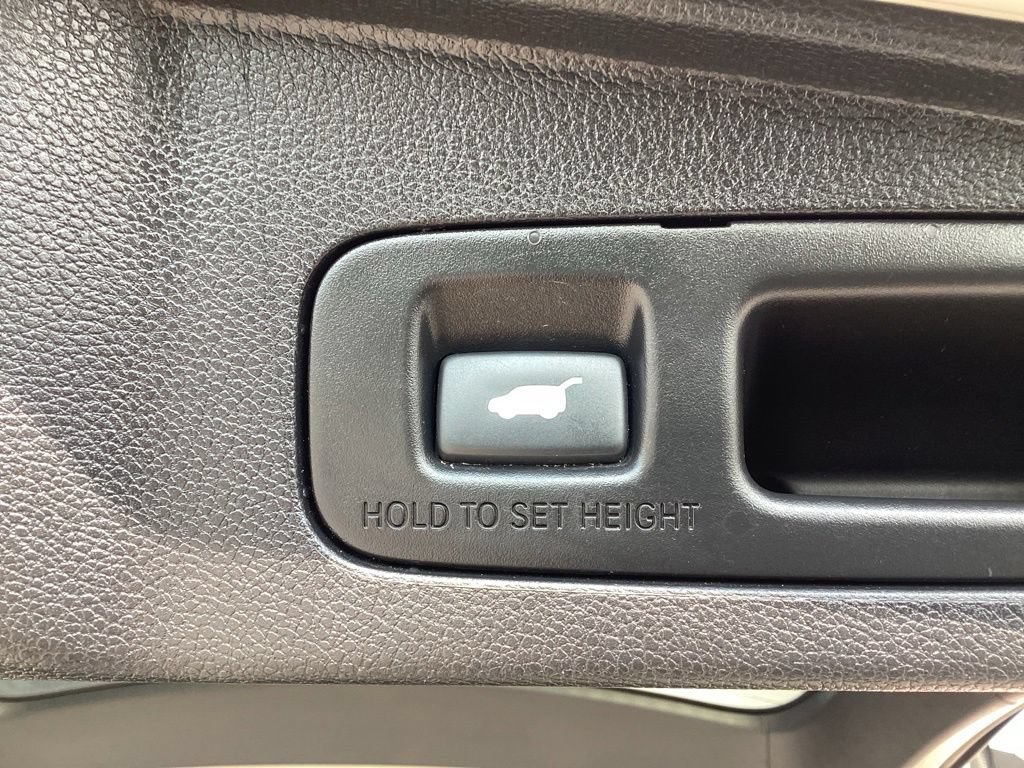 Used 2019 Honda CR-V Touring image 9