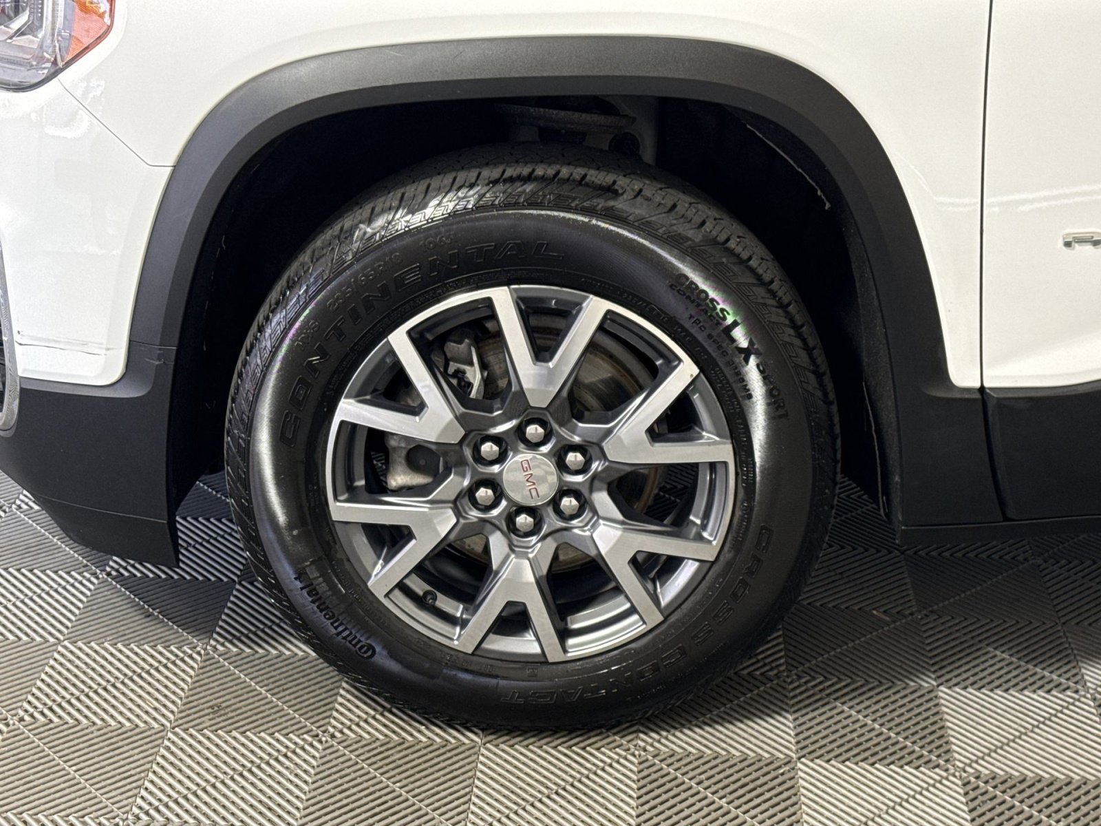 Used 2023 GMC Acadia SLT AWD/4WD image 12