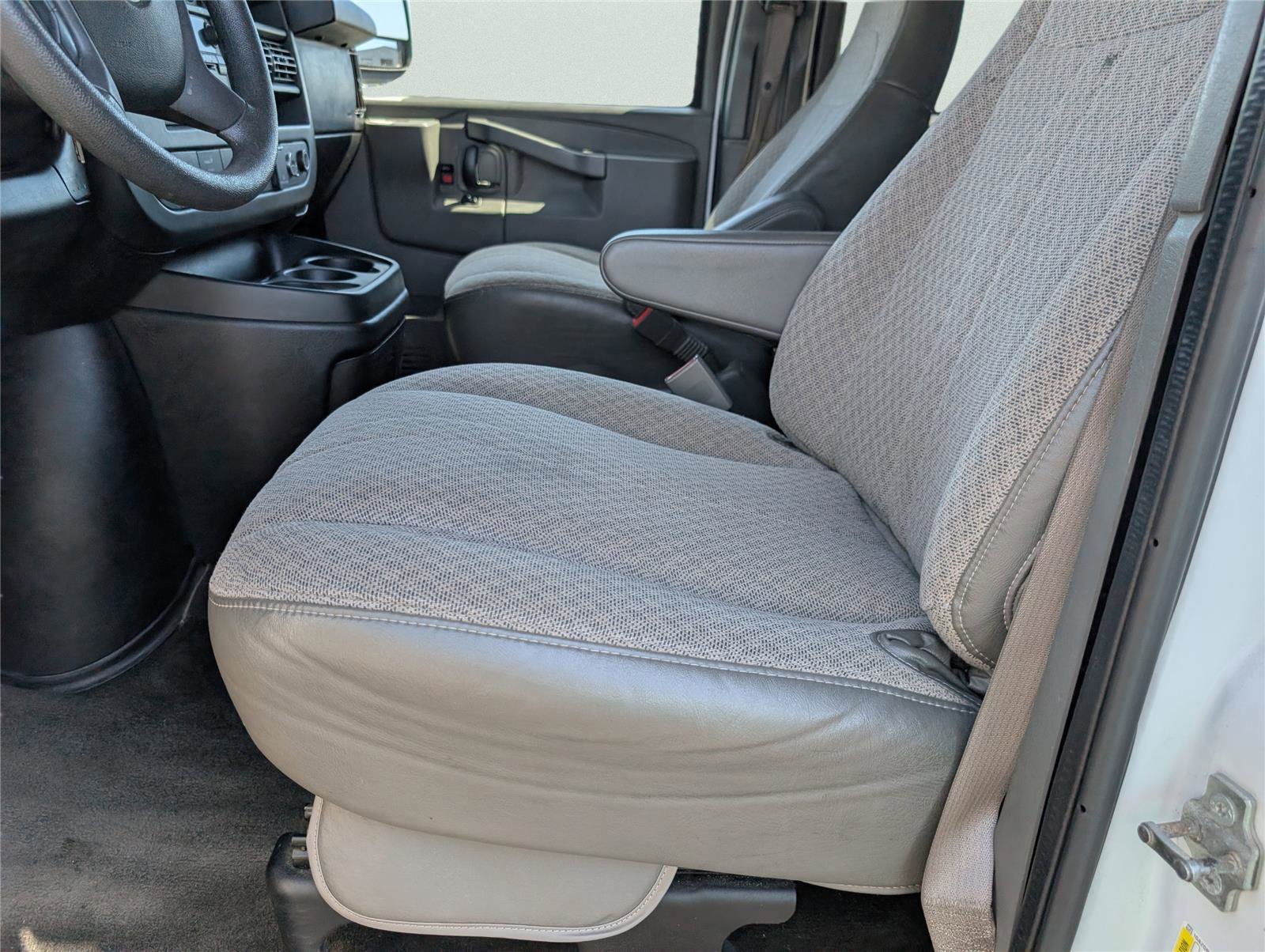 Used 2017 Chevrolet Express 3500 LT w/ LT Preferred Equipment Group image 12