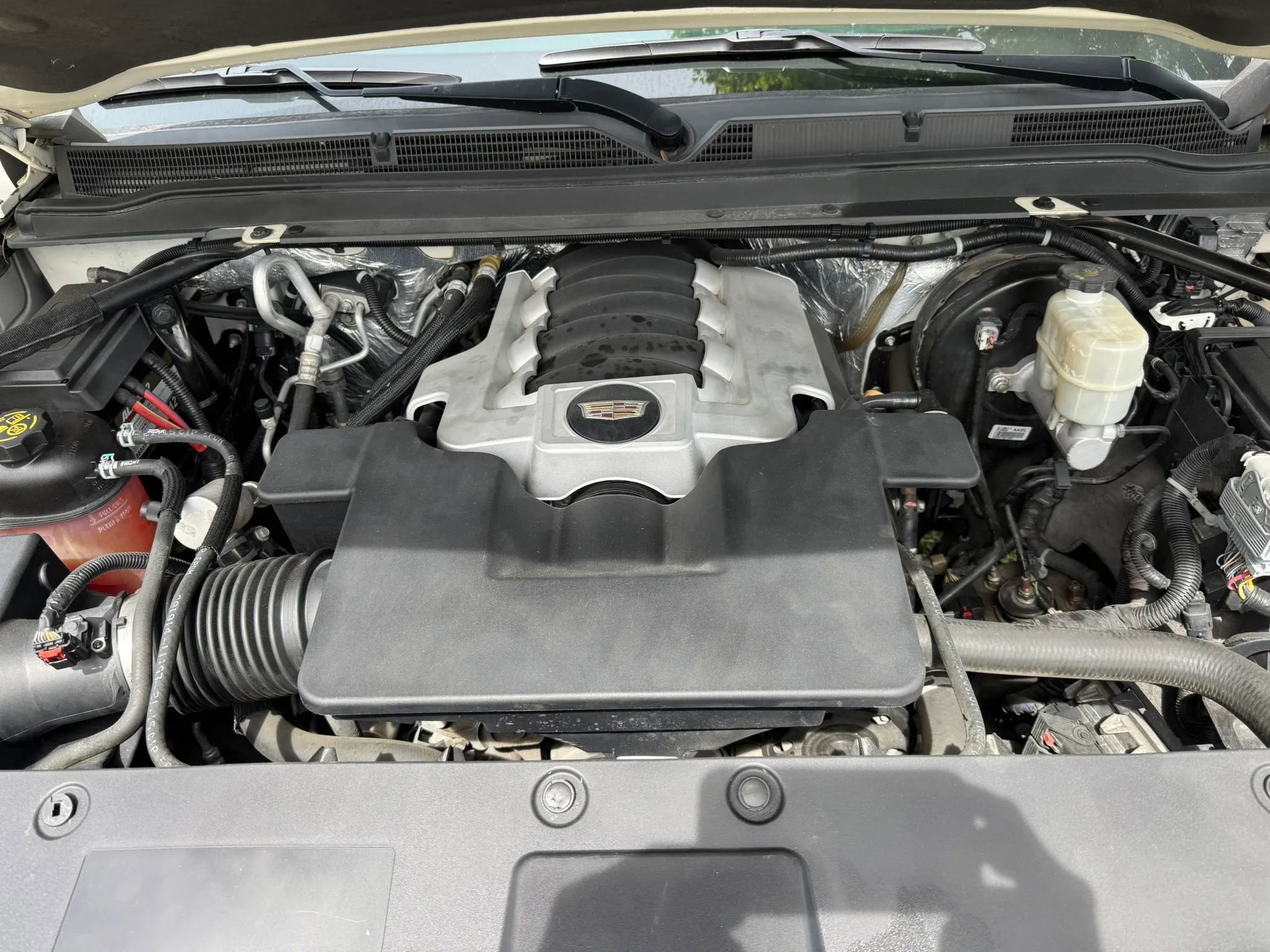 Used 2015 Cadillac Escalade Luxury image 38