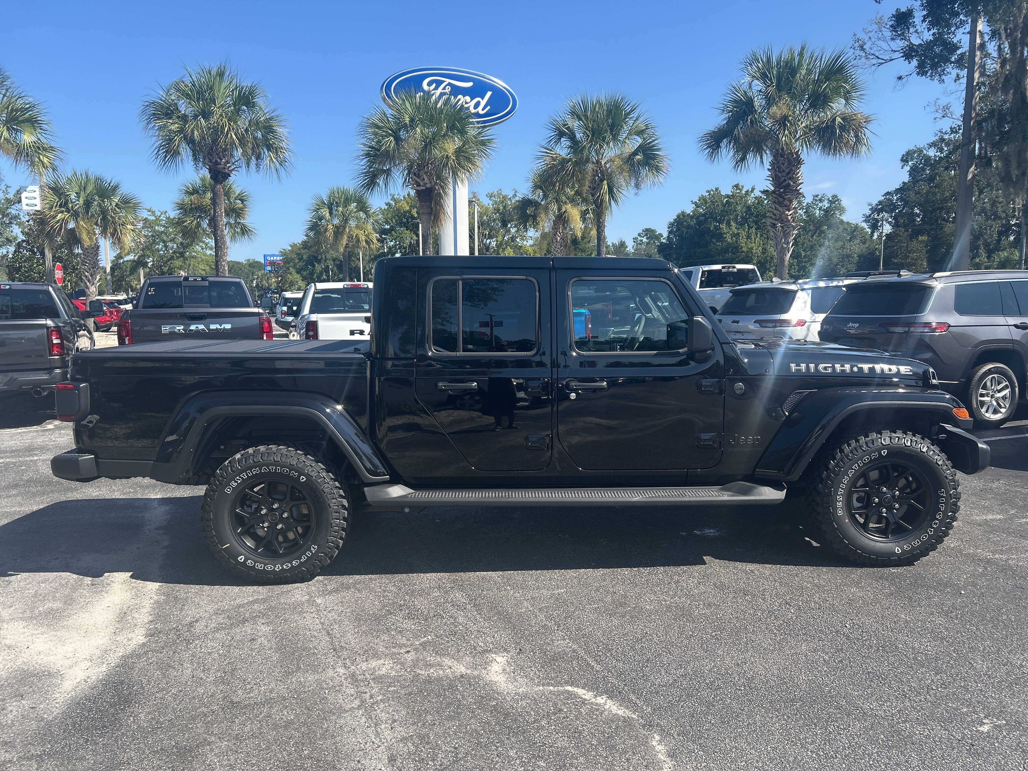 New 2025 Jeep Gladiator Sport image 9