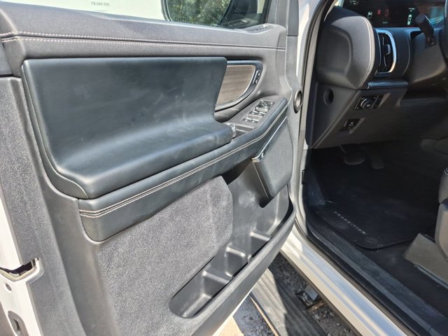 Used 2025 Ford Expedition Max Platinum AWD/4WD image 9