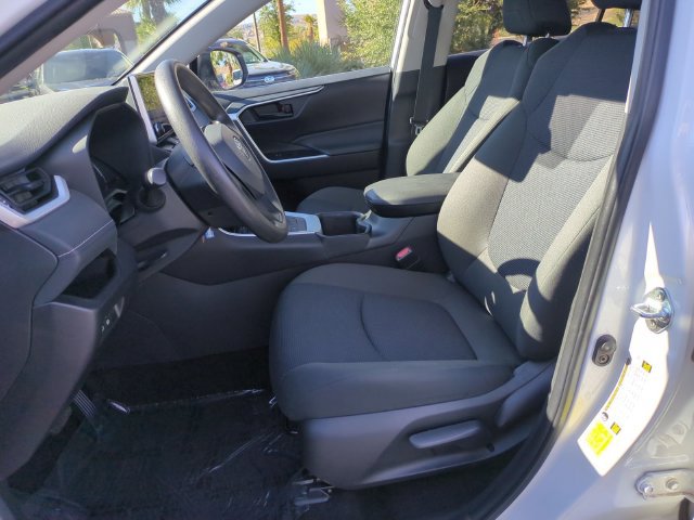 Used 2024 Toyota RAV4 LE AWD/4WD image 16