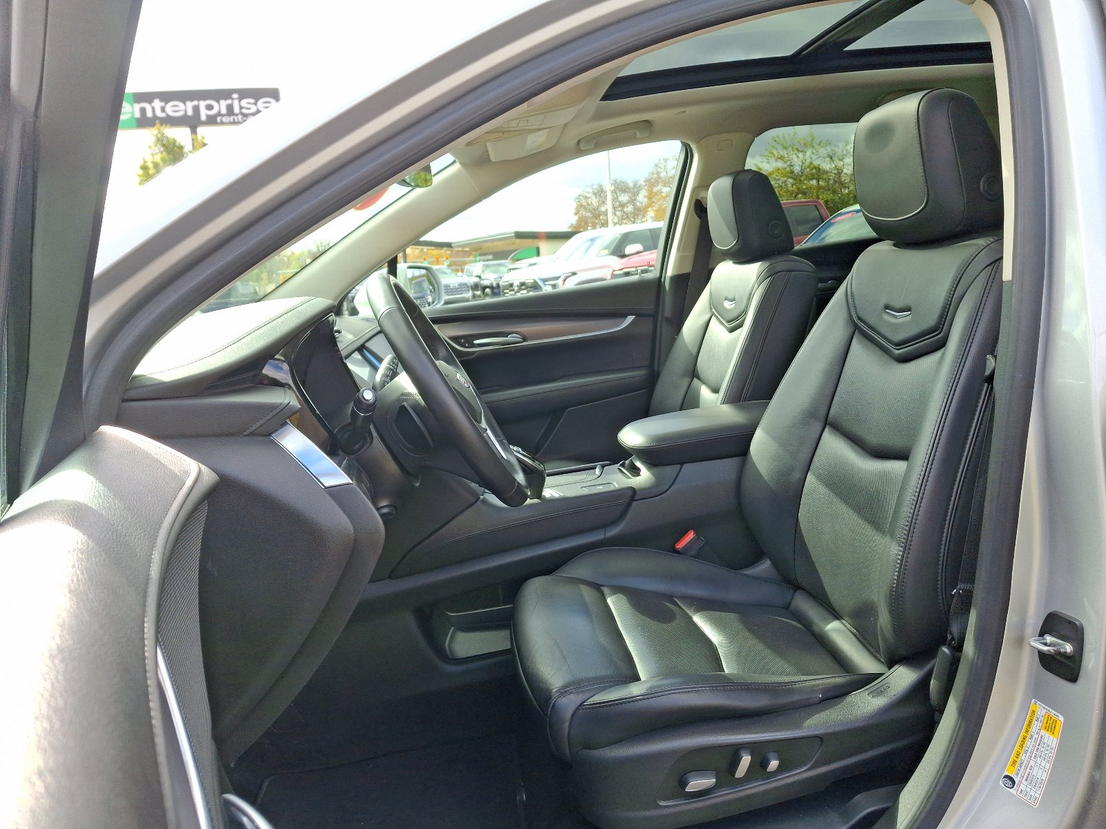 Used 2018 Cadillac XT5 Luxury w/ LPO, Wheel Lock Package image 13