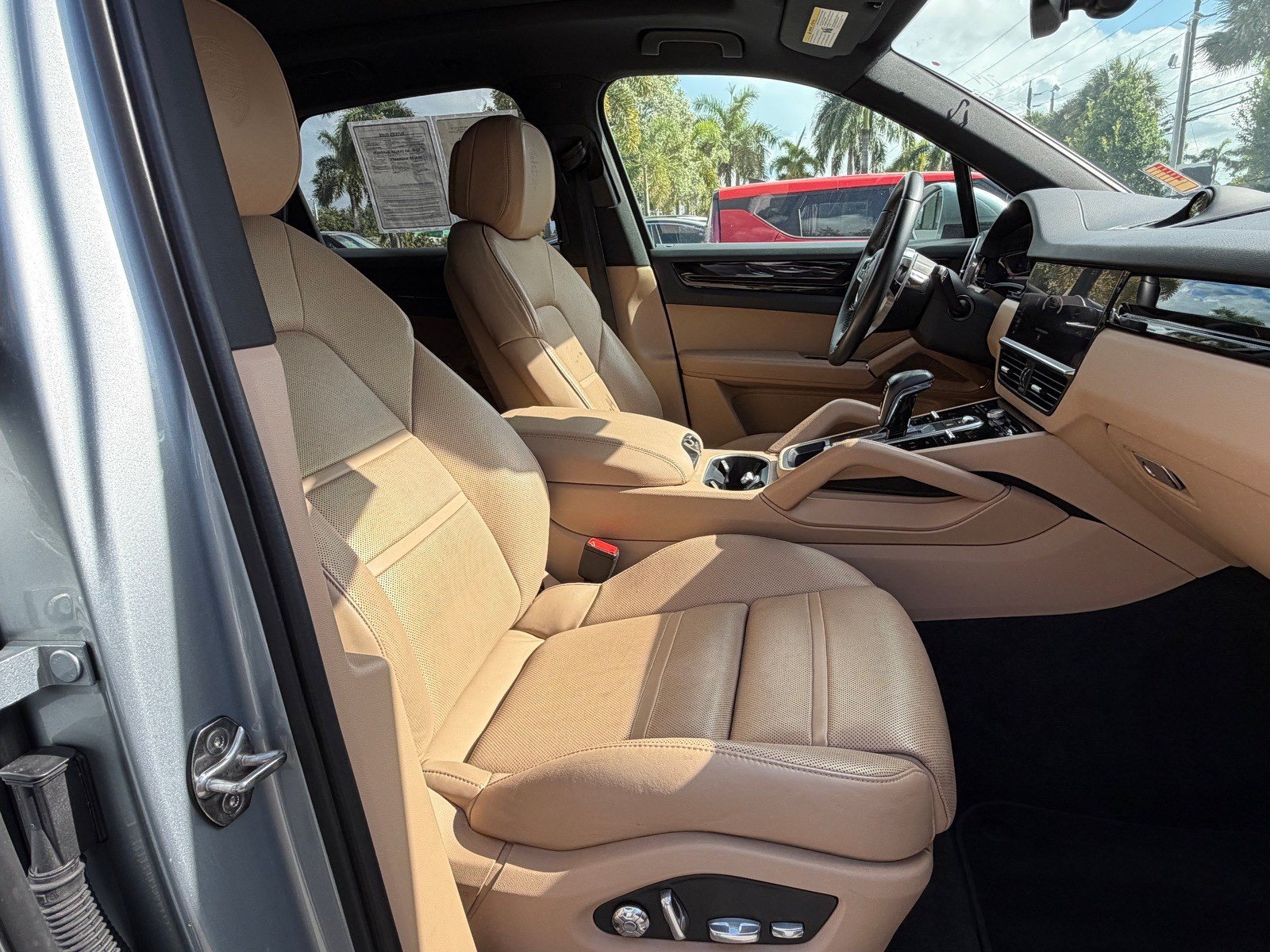 Used 2021 Porsche Cayenne S AWD/4WD image 27