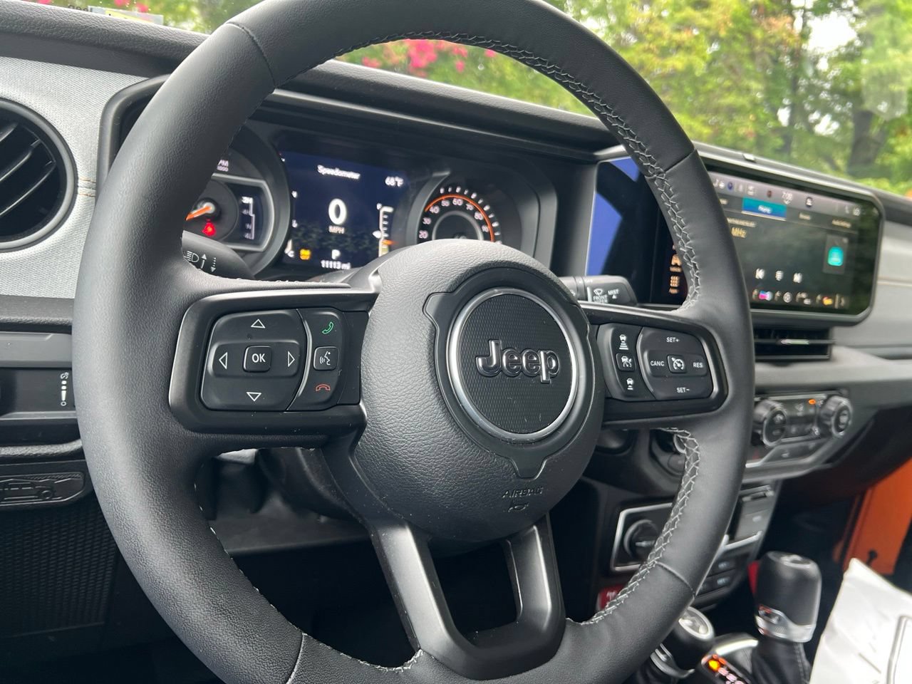 Used 2025 Jeep Wrangler Sport AWD/4WD image 19