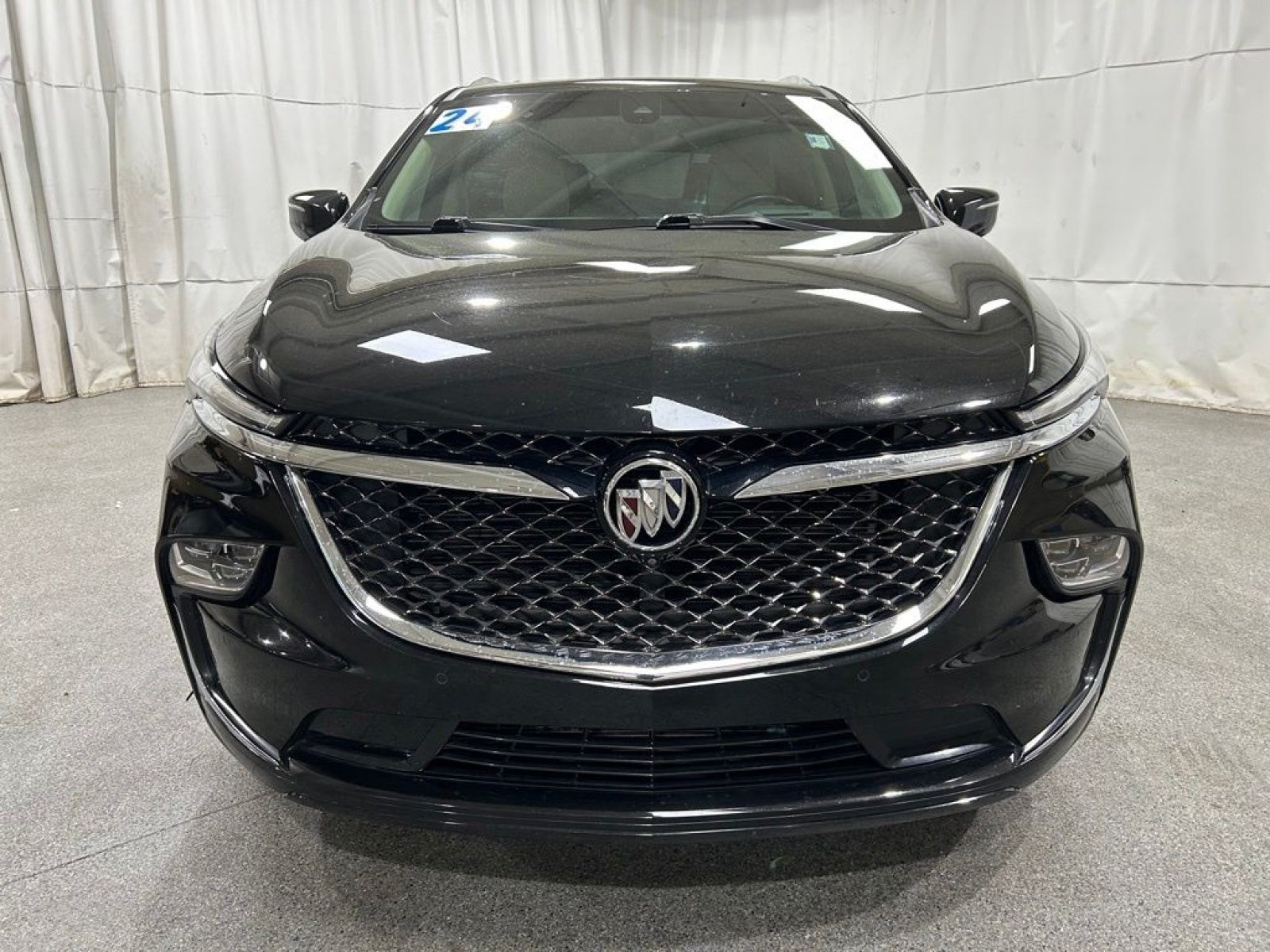 Used 2024 Buick Enclave Avenir w/ Avenir Technology Package FWD image 4