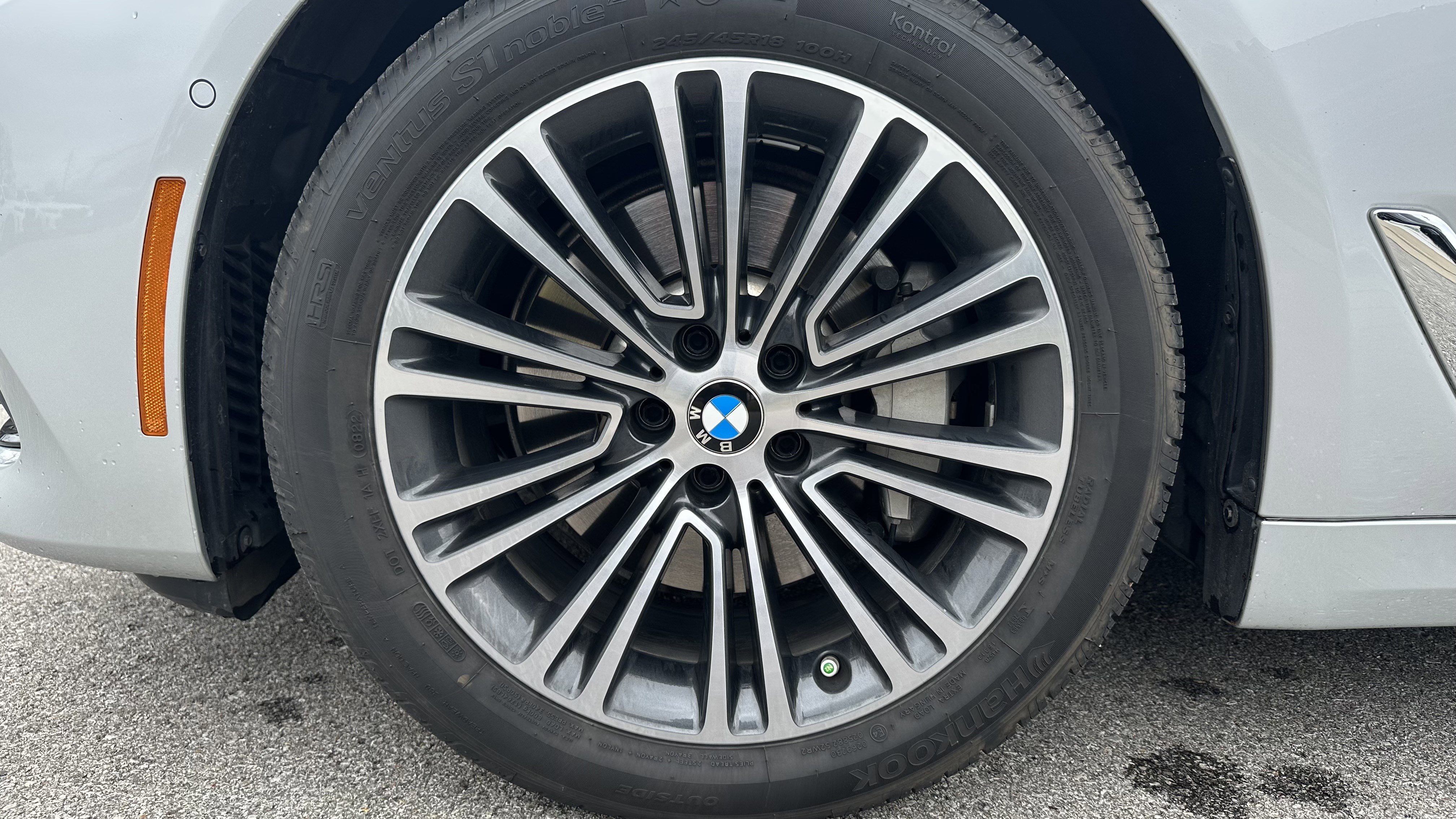 Used 2017 BMW 540i xDrive image 12