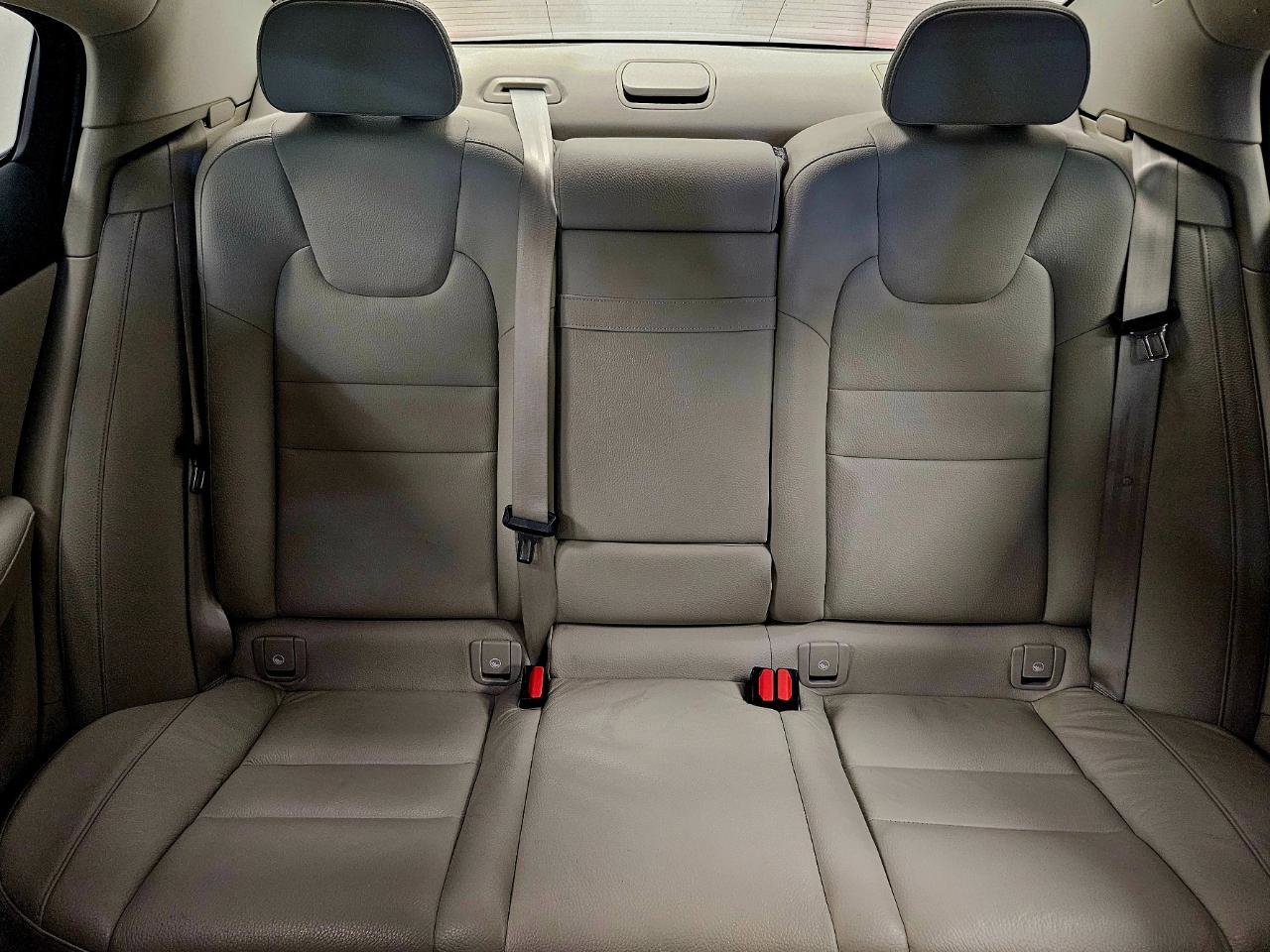 Used 2021 Volvo S60 T5 Momentum w/ Climate Package image 29