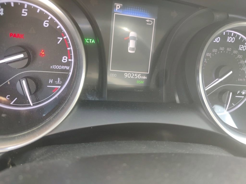 Used 2018 Toyota Camry SE w/ Moonroof Package FWD image 6
