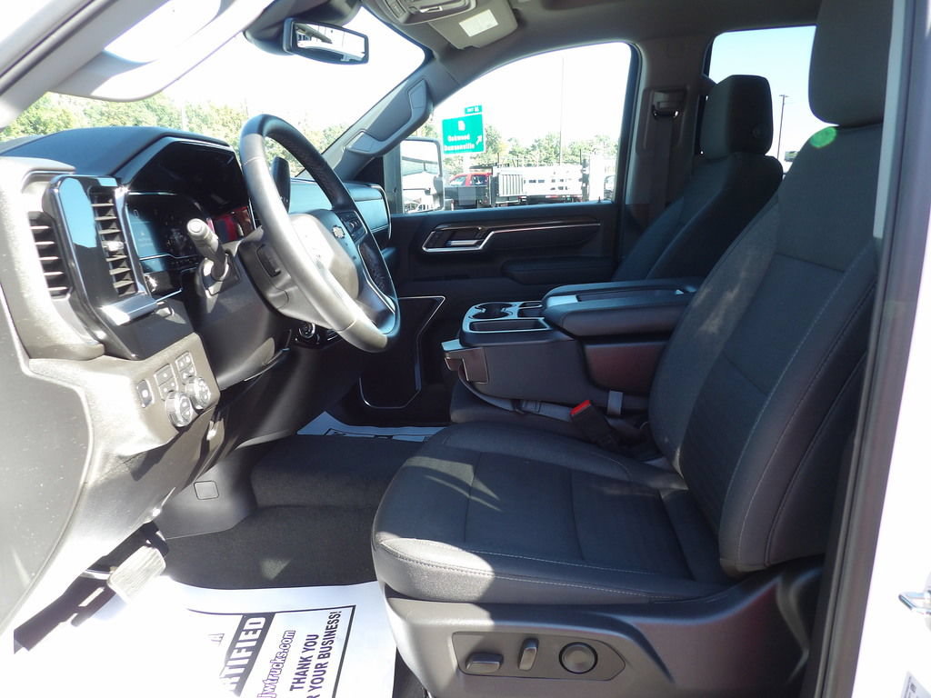 Used 2025 Chevrolet Silverado 3500 LT w/ Safety Package AWD/4WD image 17