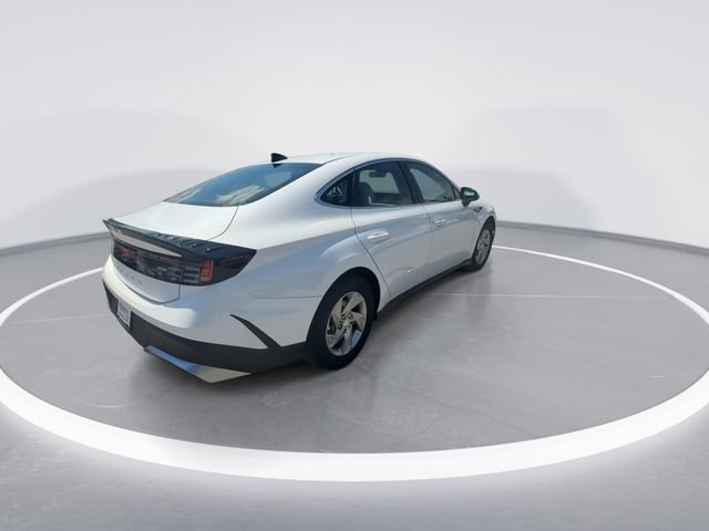 Used 2025 Hyundai Sonata SE FWD image 8