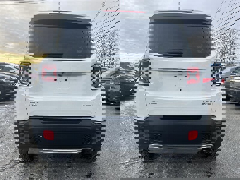 Used 2016 Jeep Renegade Limited image 5