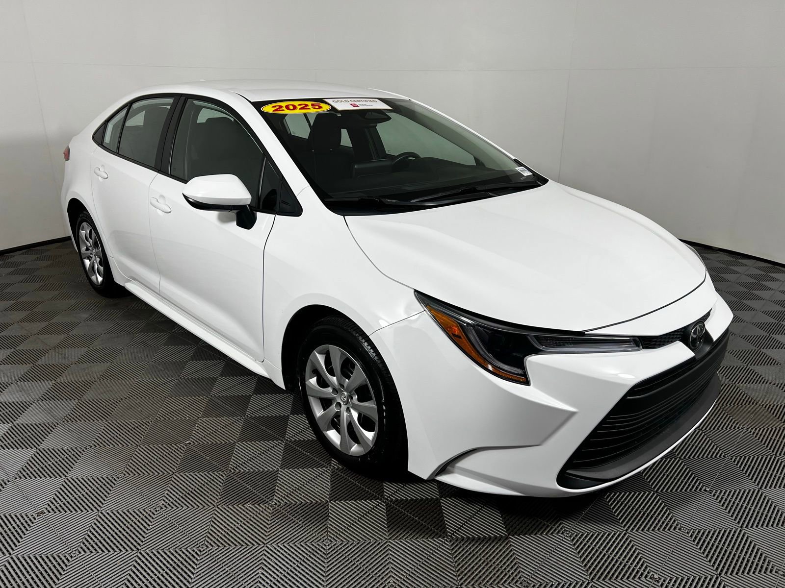 Certified 2025 Toyota Corolla LE image 3