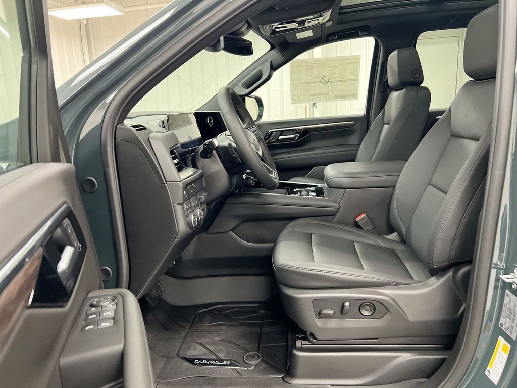 New 2026 Chevrolet Suburban Z71 w/ Comfort Package AWD/4WD image 21