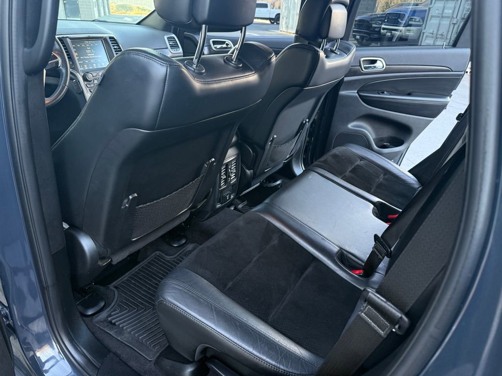 Used 2017 Jeep Grand Cherokee Altitude image 23