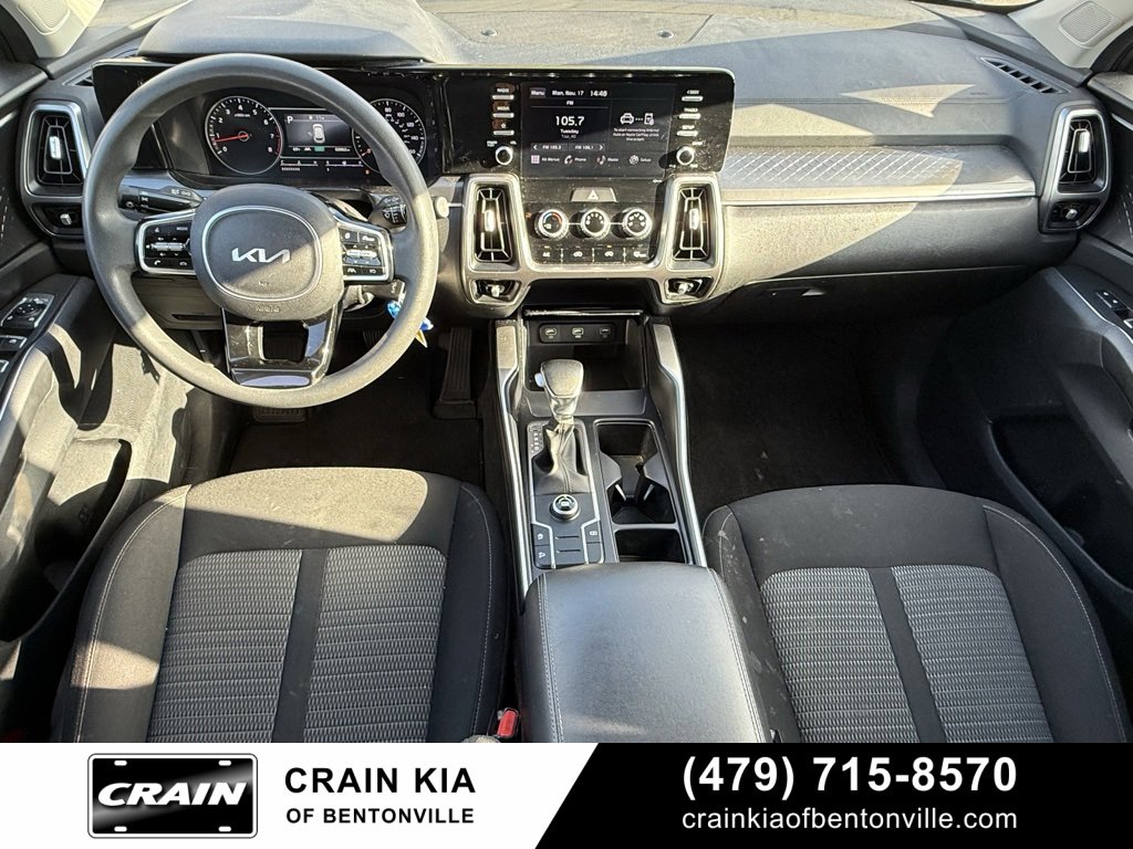 Used 2023 Kia Sorento LX image 27