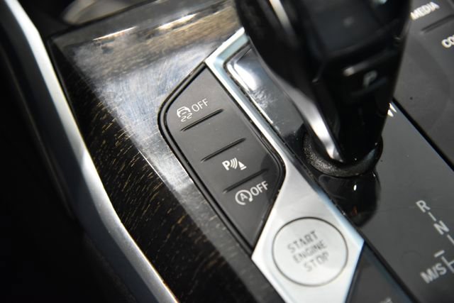 Used 2020 BMW 330i xDrive Sedan w/ Premium Package image 17