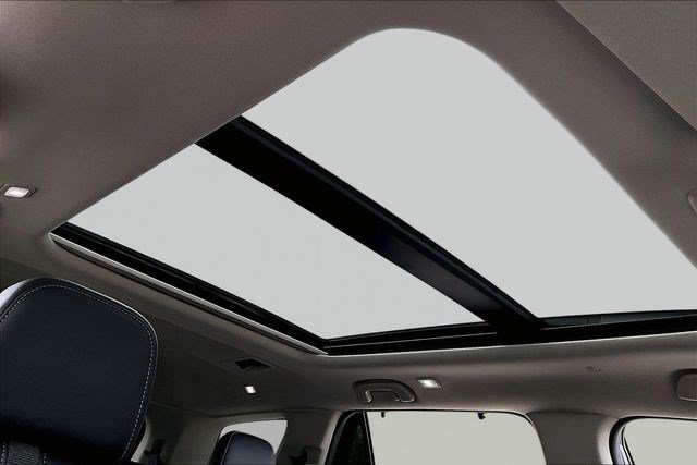 Certified 2025 Honda Pilot Touring image 24