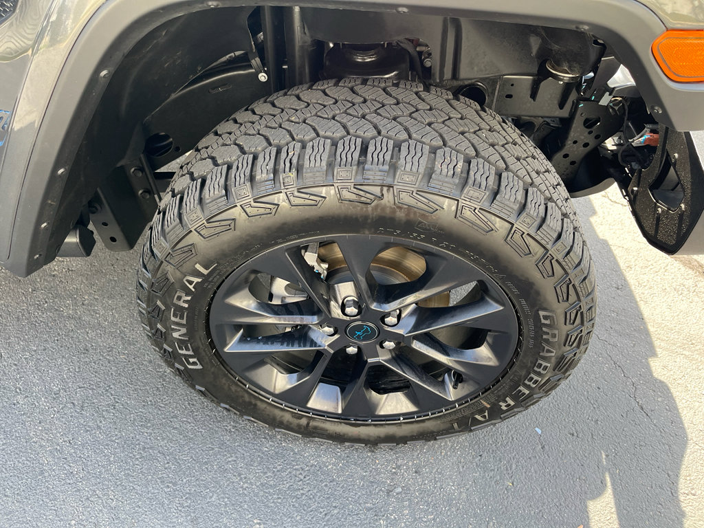 Used 2025 Jeep Wrangler Sahara image 14