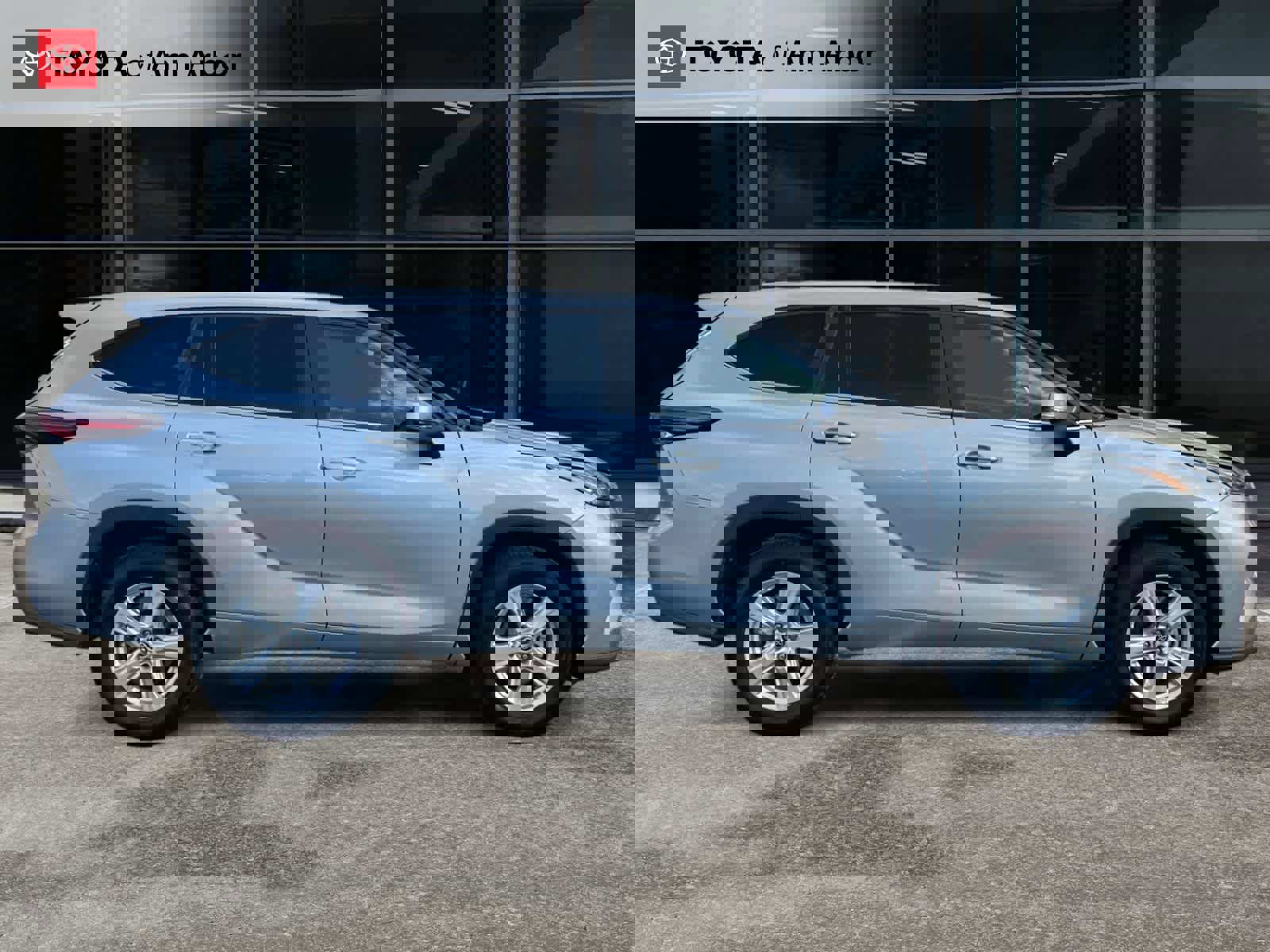 Used 2025 Toyota Highlander LE image 11